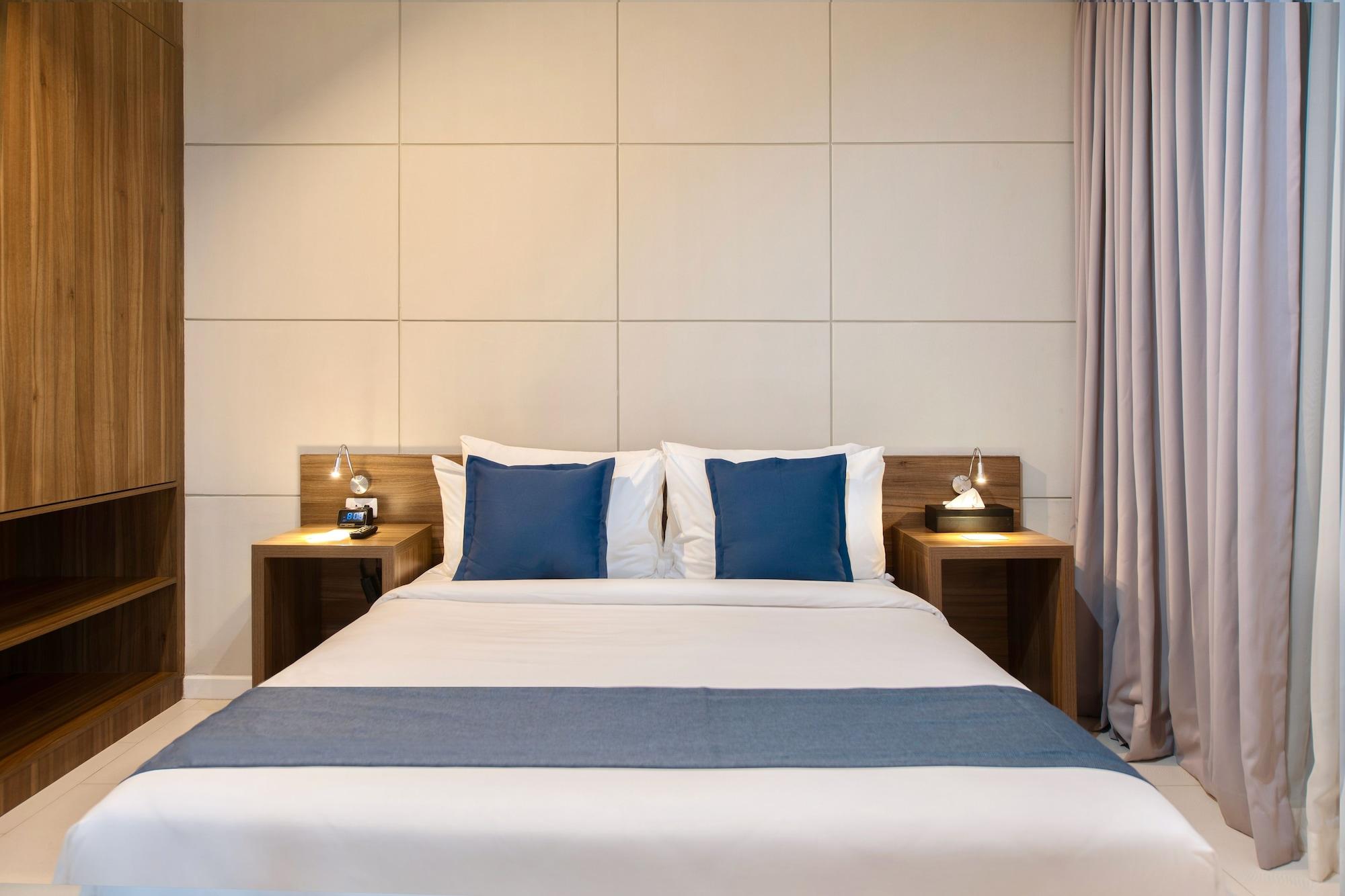 The Sphere Serviced Residences Managed By Hii Makati City Ngoại thất bức ảnh