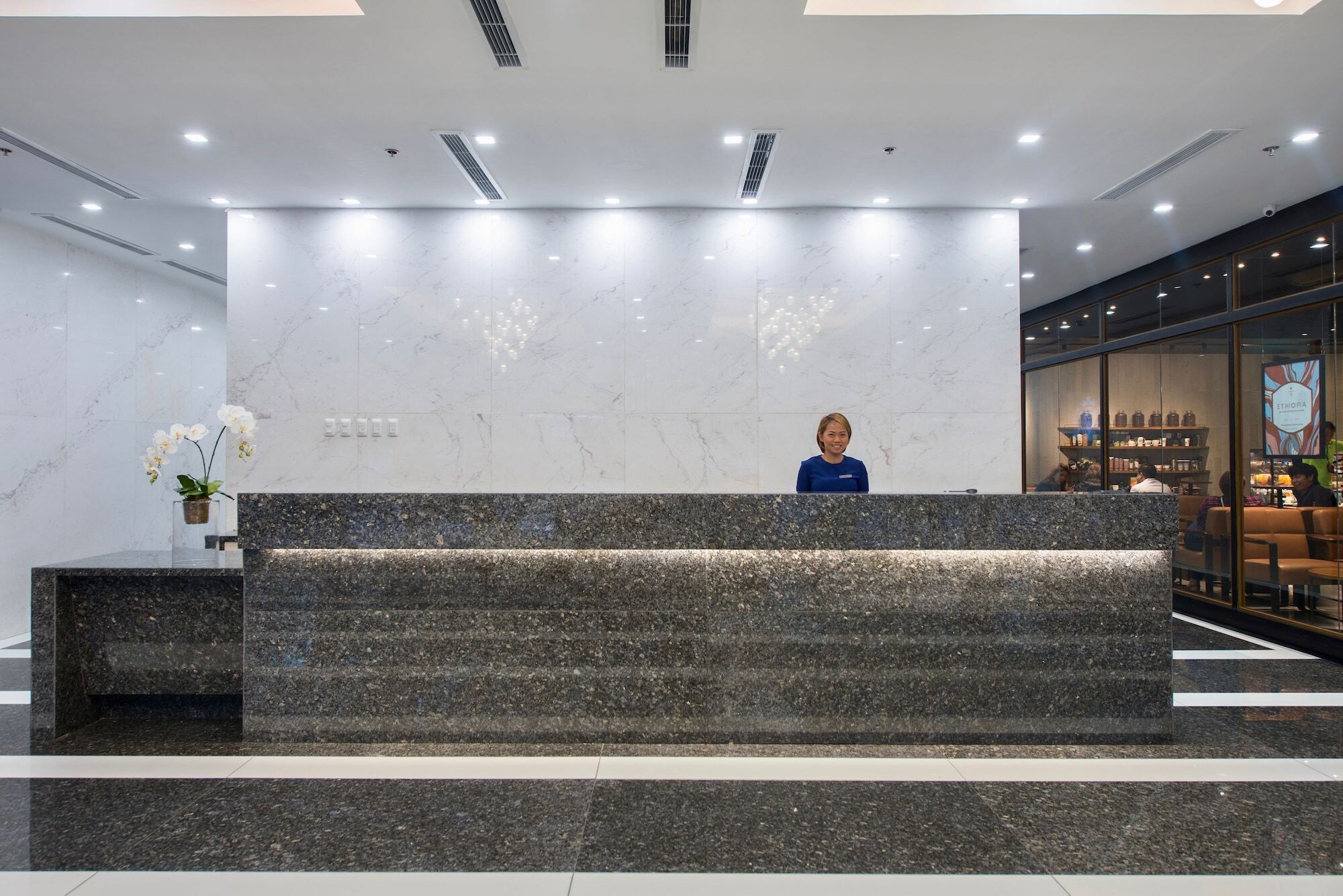 The Sphere Serviced Residences Managed By Hii Makati City Ngoại thất bức ảnh
