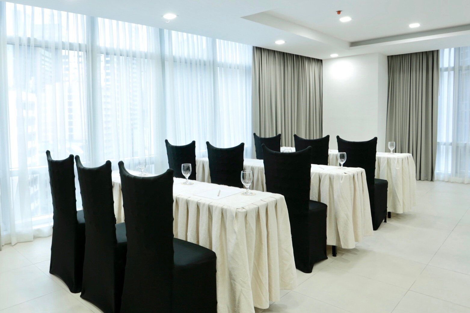 The Sphere Serviced Residences Managed By Hii Makati City Ngoại thất bức ảnh